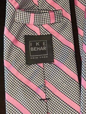 Ike Behar Pink Stripe Houndstooth Silk Necktie New York Made in USA